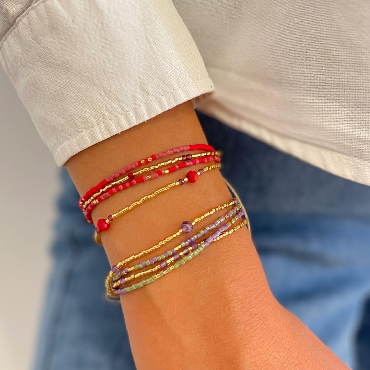 happymaker Damen Perlenarmband mit echten Edelsteinen, Amethyst und roter Jaspis